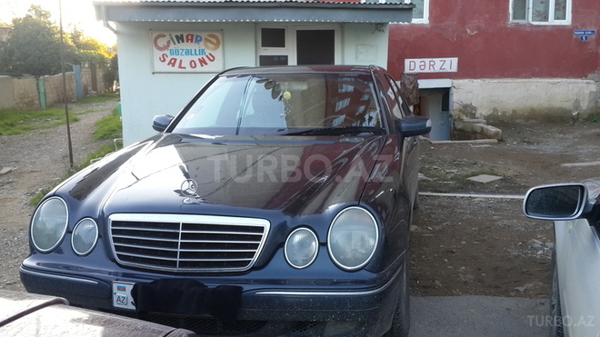 Mercedes E 220 1999, 317,000 km - 2.2 l - Bakı