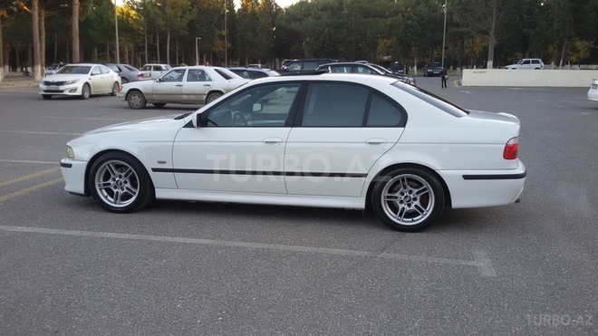 BMW 525 2001, 228,000 km - 2.5 l - Sumqayıt