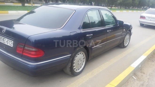 Mercedes E 230 1996, 294,000 km - 2.3 l - Sumqayıt
