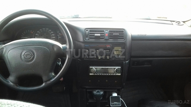 Opel Vectra 1994, 301,684 km - 2.0 л - Bakı