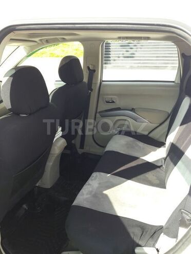 Mitsubishi Outlander 2010, 128,750 km - 2.4 l - Bakı
