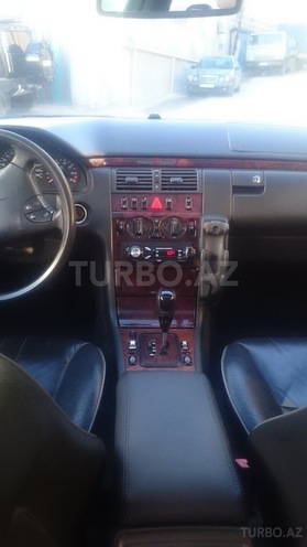 Mercedes E 240 2002, 227,000 km - 2.6 l - Bakı