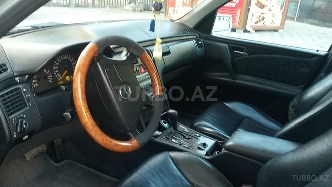 Mercedes E 320 1999, 2,950,000 km - 3.2 l - Xırdalan