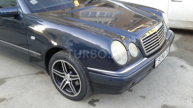 Mercedes E 240 1998, 278,000 km - 2.4 l - Bakı