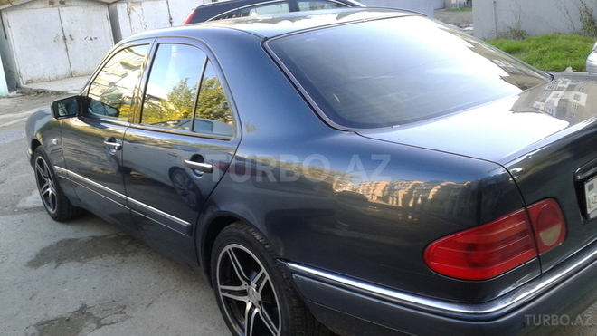 Mercedes E 240 1998, 278,000 km - 2.4 l - Bakı