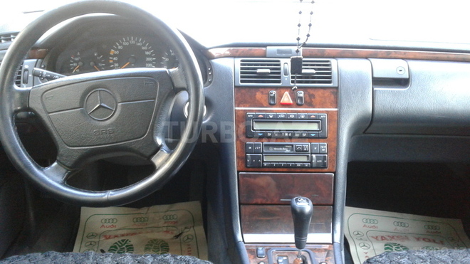 Mercedes E 240 1998, 278,000 km - 2.4 l - Bakı