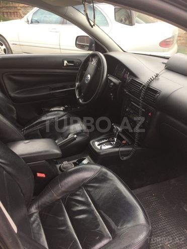 Volkswagen Passat 2001, 21,000 km - 1.8 l - Gəncə