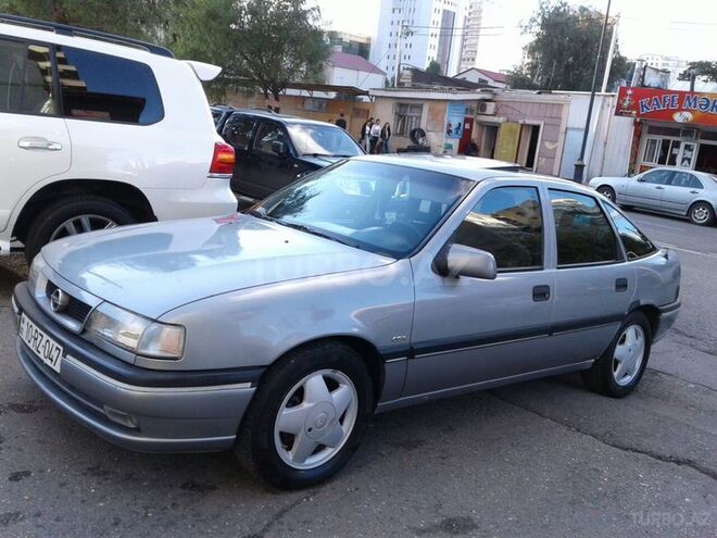 Opel Vectra 1995, 290,000 km - 1.6 л - Bakı