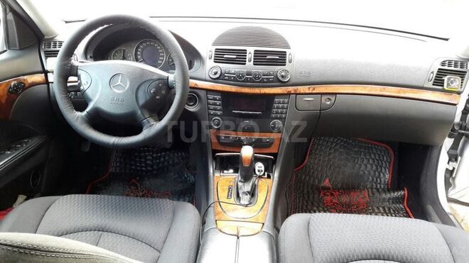 Mercedes E 240 2002, 168,000 km - 2.6 l - Bakı
