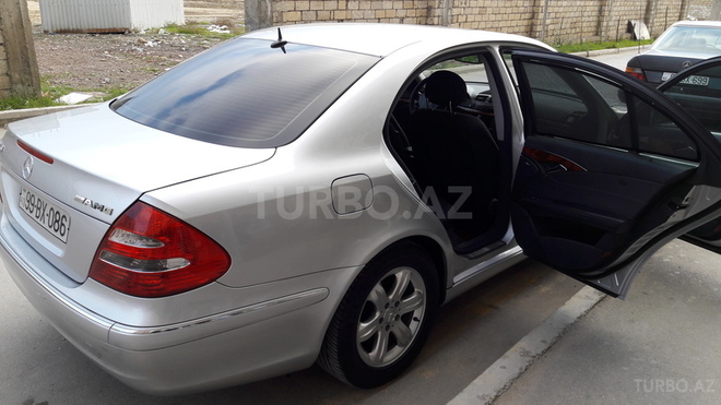 Mercedes E 240 2002, 168,000 km - 2.6 l - Bakı
