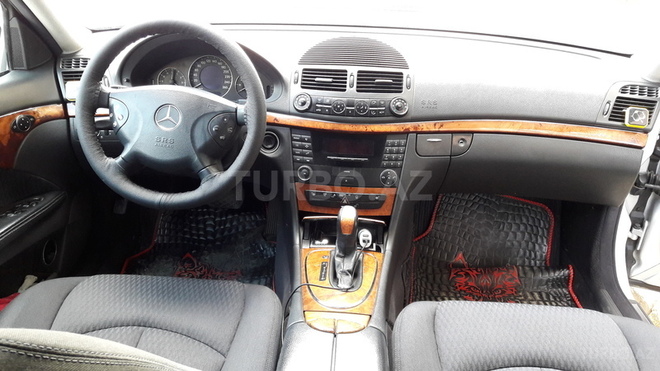 Mercedes E 240 2002, 168,000 km - 2.6 l - Bakı