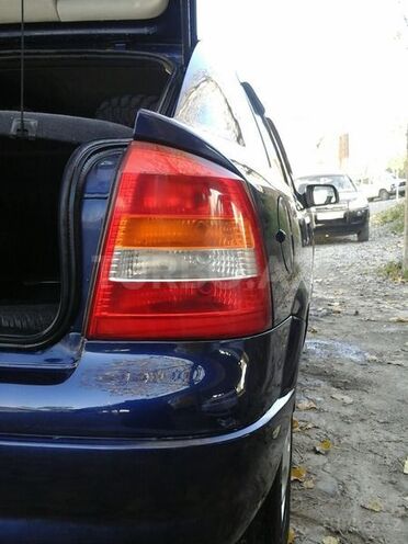 Opel Astra 1999, 141,000 km - 1.6 л - Qax