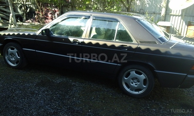 Mercedes 190 1990, 325,000 km - 2.0 l - Saatlı