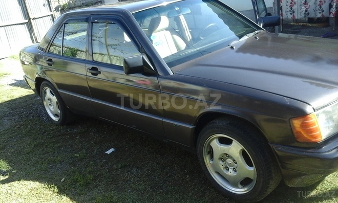 Mercedes 190 1990, 325,000 km - 2.0 l - Saatlı