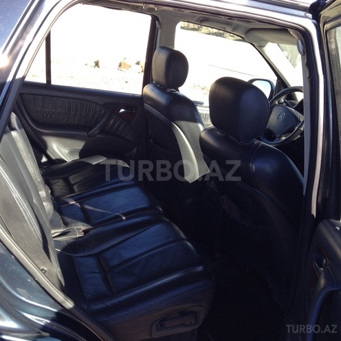 Mercedes ML 270 2000, 298,000 km - 2.7 l - Goranboy