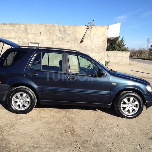 Mercedes ML 270 2000, 298,000 km - 2.7 l - Goranboy