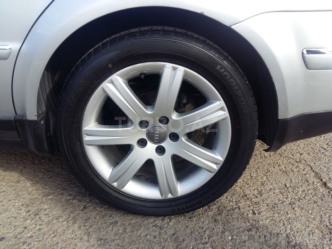 Volkswagen Passat 2002, 131,733 km - 2.4 л - Kürdəmir