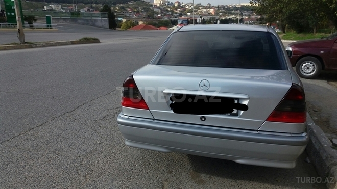 Mercedes C 200 1999, 239,000 km - 2.2 l - Bakı