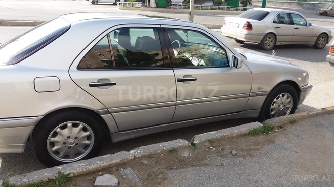 Mercedes C 200 1999, 239,000 km - 2.2 l - Bakı