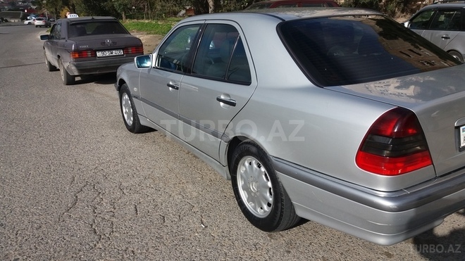 Mercedes C 200 1999, 239,000 km - 2.2 l - Bakı