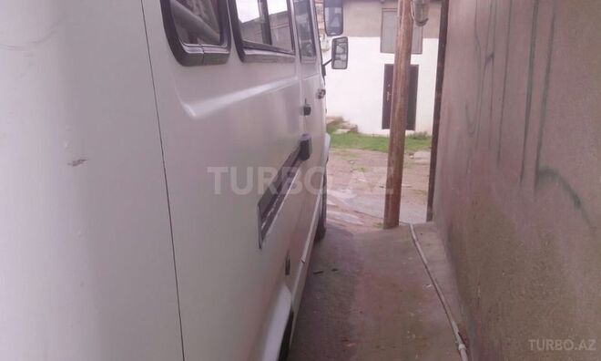 Mercedes 208 D 1992, 180,000 km - 2.3 l - Bakı