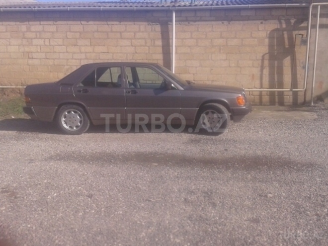 Mercedes 190 1992, 2,000 km - 0.2 л - Quba