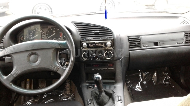 BMW 318 1993, 455,000 km - 1.8 l - Bakı