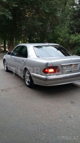 Mercedes E 220 1999, 300,000 km - 2.2 l - Bakı