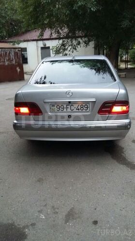 Mercedes E 220 1999, 300,000 km - 2.2 l - Bakı