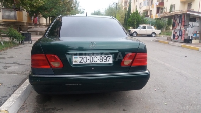 Mercedes E 200 1997, 450,000 km - 2.0 l - Yevlax