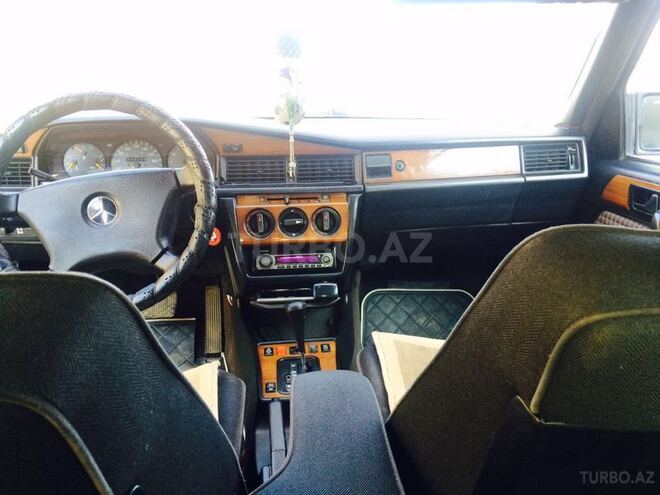 Mercedes 190 1991, 270,567 km - 1.8 l - Bakı