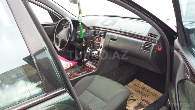 Mercedes E 270 2000, 256,531 km - 2.7 l - Bakı