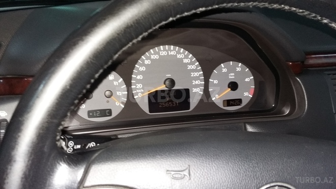 Mercedes E 270 2000, 256,531 km - 2.7 l - Bakı