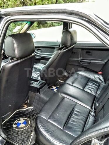 BMW 318 1994, 302,000 km - 1.8 l - Bakı