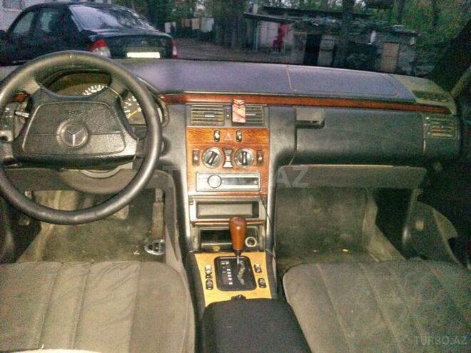 Mercedes E 200 1996, 300,000 km - 2.0 l - Mingəçevir