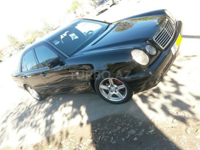 Mercedes E 200 1996, 300,000 km - 2.0 l - Mingəçevir