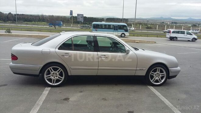 Mercedes E 320 1999, 1,956,000 km - 3.2 л - Bakı