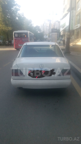 Mercedes E 220 1994, 280,600 km - 2.2 l - Bakı
