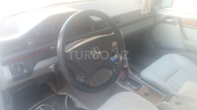 Mercedes E 220 1994, 280,600 km - 2.2 l - Bakı