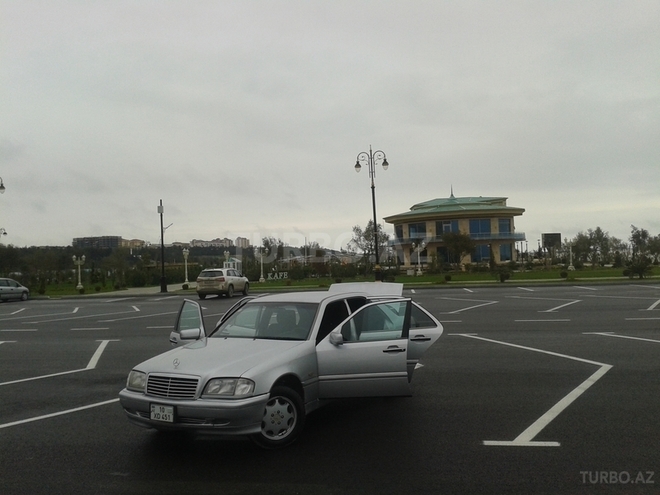 Mercedes C 240 1998, 298,900 km - 2.4 l - Sumqayıt