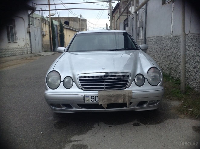 Mercedes E 220 2001, 340,000 km - 2.2 l - Bakı