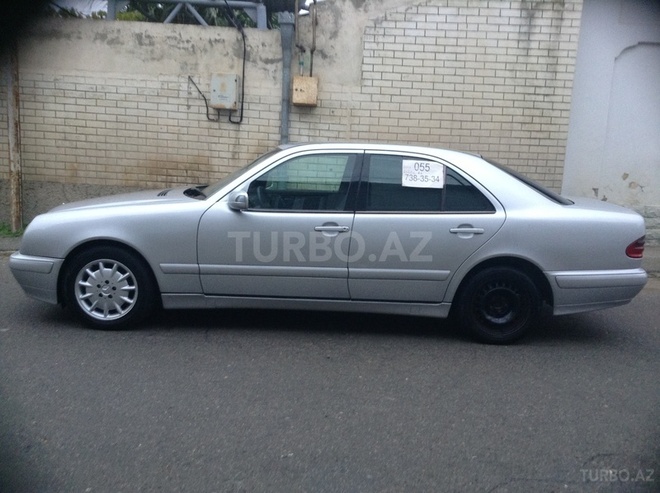 Mercedes E 220 2001, 340,000 km - 2.2 l - Bakı