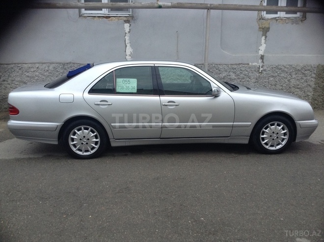 Mercedes E 220 2001, 340,000 km - 2.2 l - Bakı