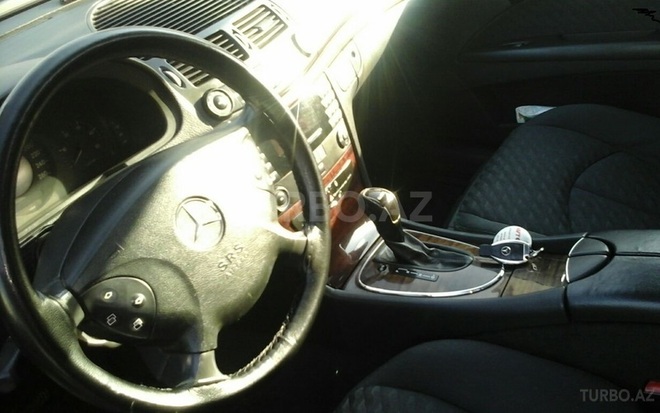 Mercedes E 220 2002, 280,000 km - 2.2 l - Bakı
