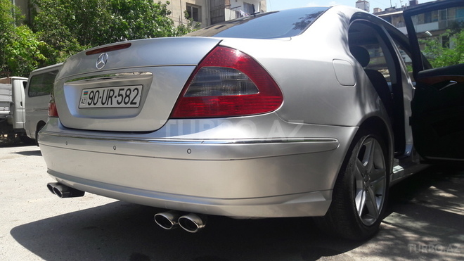 Mercedes E 270 2002, 168,000 km - 2.7 l - Bakı