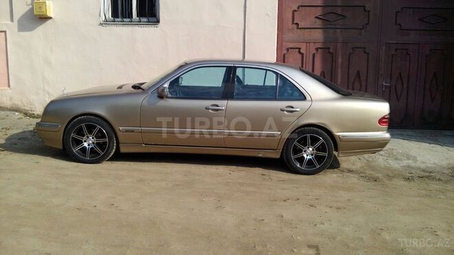 Mercedes E 240 2000, 260,000 km - 2.4 l - Gəncə