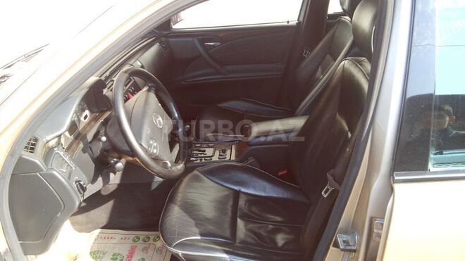 Mercedes E 240 2000, 260,000 km - 2.4 l - Gəncə