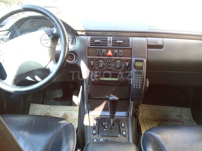 Mercedes E 240 2000, 260,000 km - 2.4 l - Gəncə