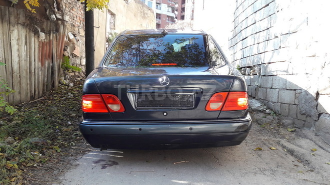 Mercedes E 200 1998, 3,800 km - 0.2 l - Bakı