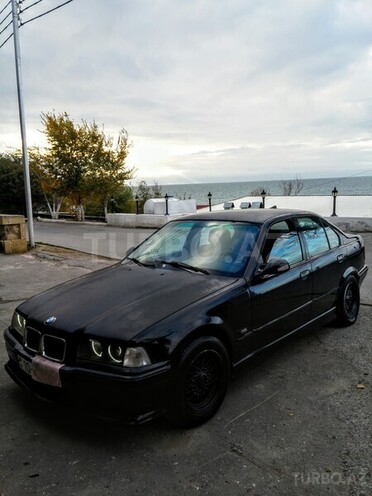 BMW 318 1994, 302,000 km - 1.8 l - Bakı